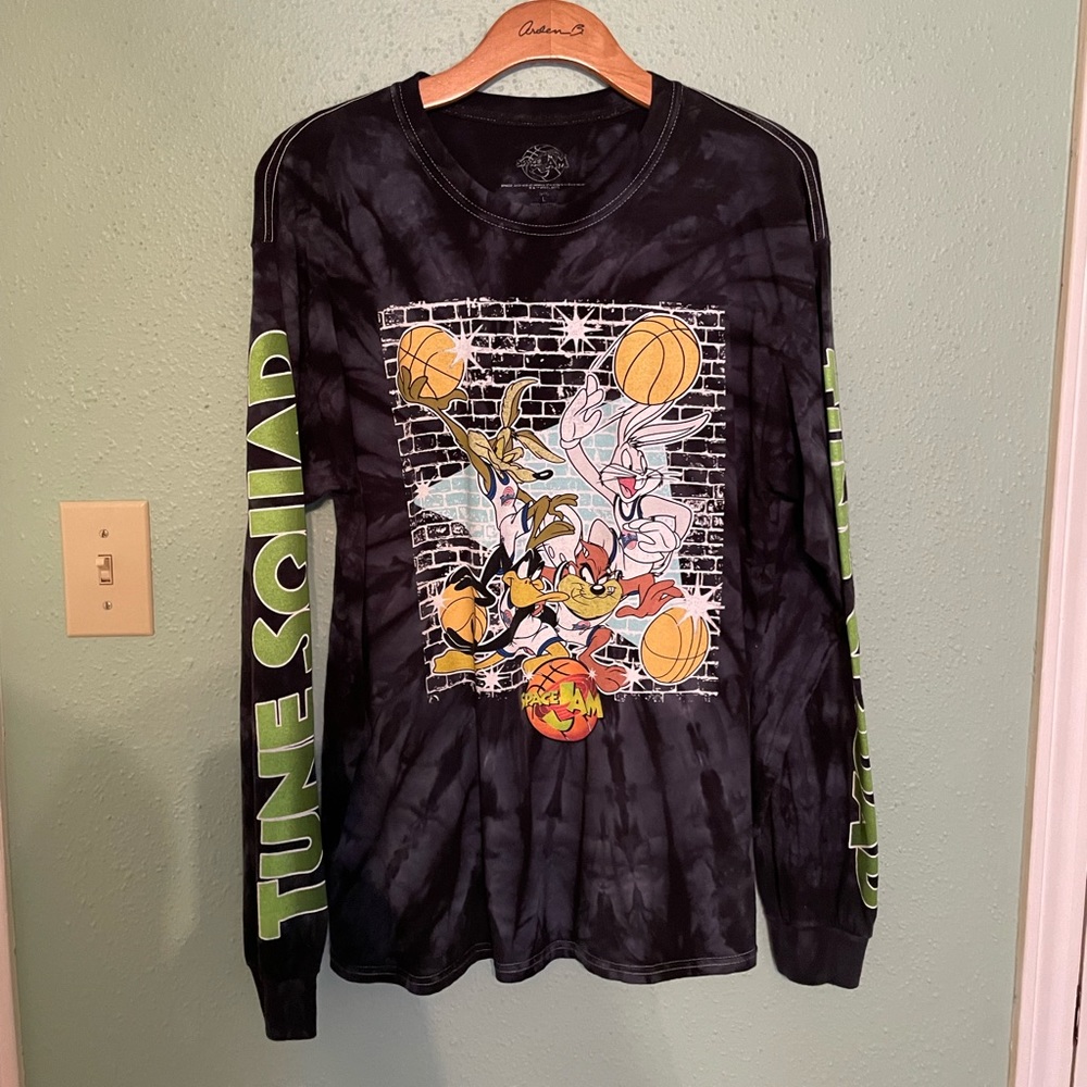 Tune Squad long sleeve graphic t shirt, black and grey tie dye. Size Large.
